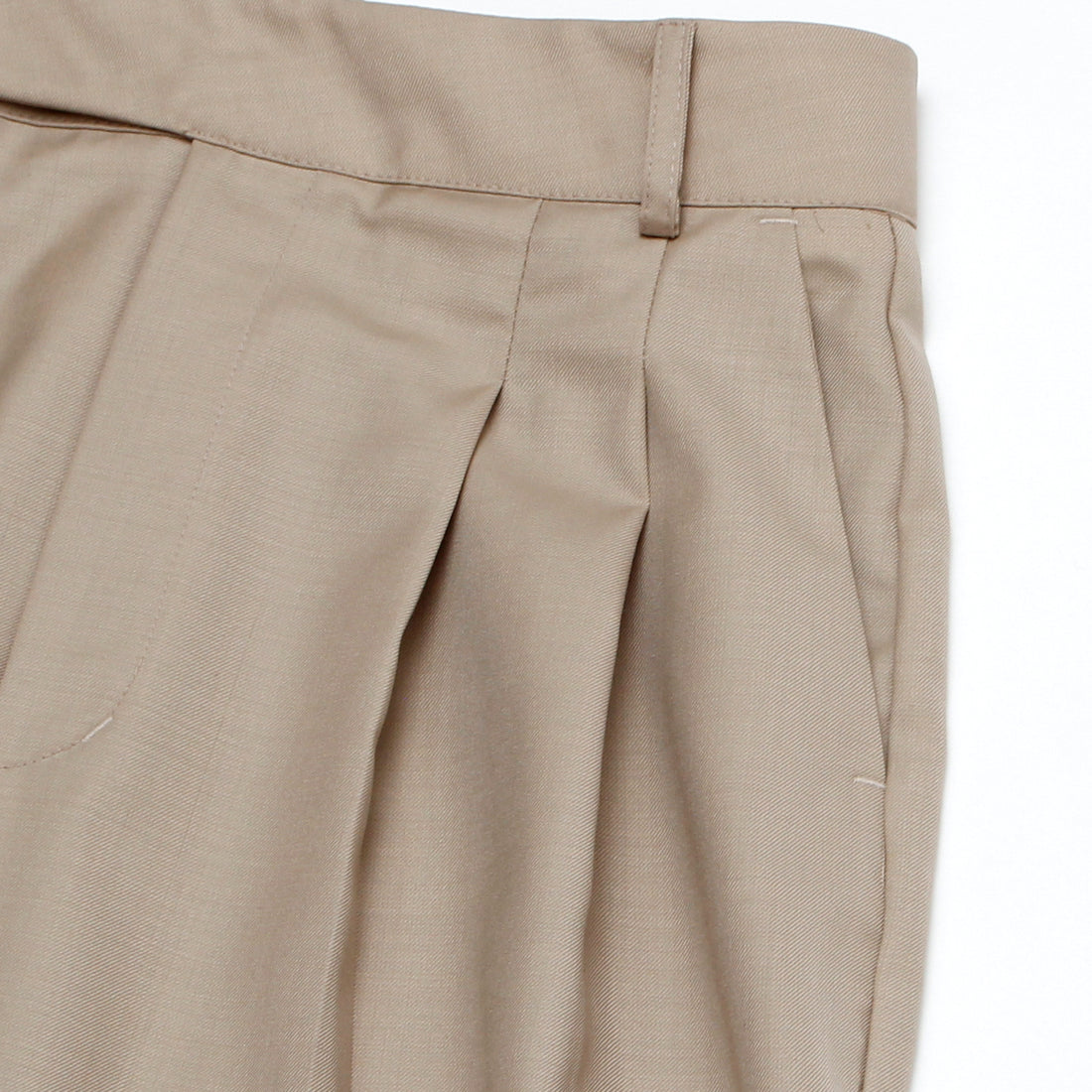 WIDE TUCK PANTS / BEIGE